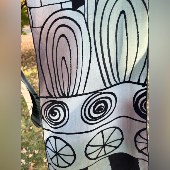 🎭Hand Painted Reversible Art Silk/Rayon-Velvet Oblong Scarf—Lisa Kiss New York - Picture 5 of 17